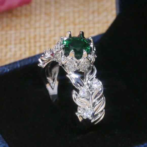 925 Silver Round Cut Emerald Ring New - Picture 2 of 5